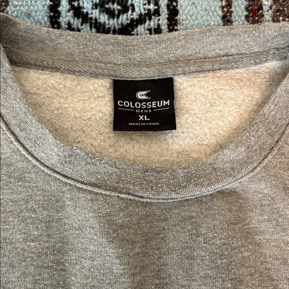 University of Tennessee Sweatshirt - Picture 3 of 7